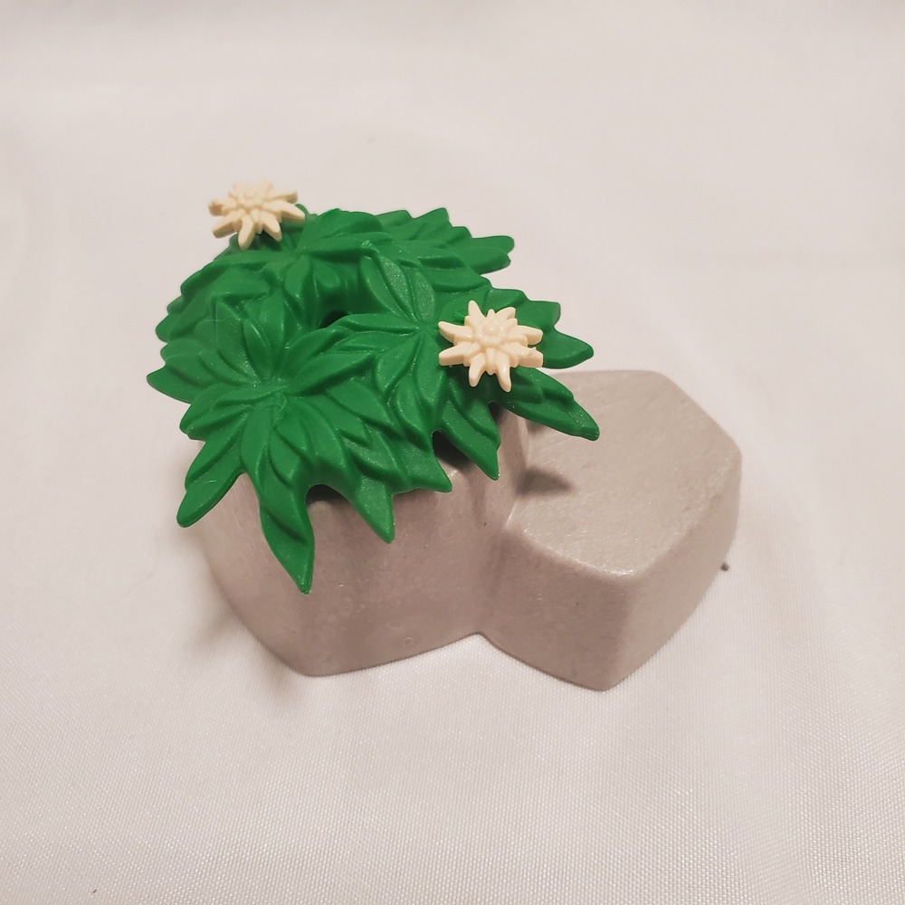 Playmobil Rock Mountain Landscape with Green Bush and White Edelweiss Flowers